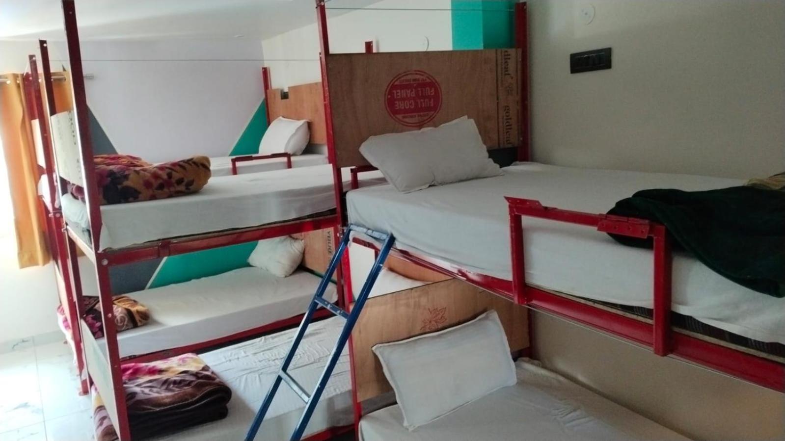 Bonfire Hostels Risikés Kültér fotó