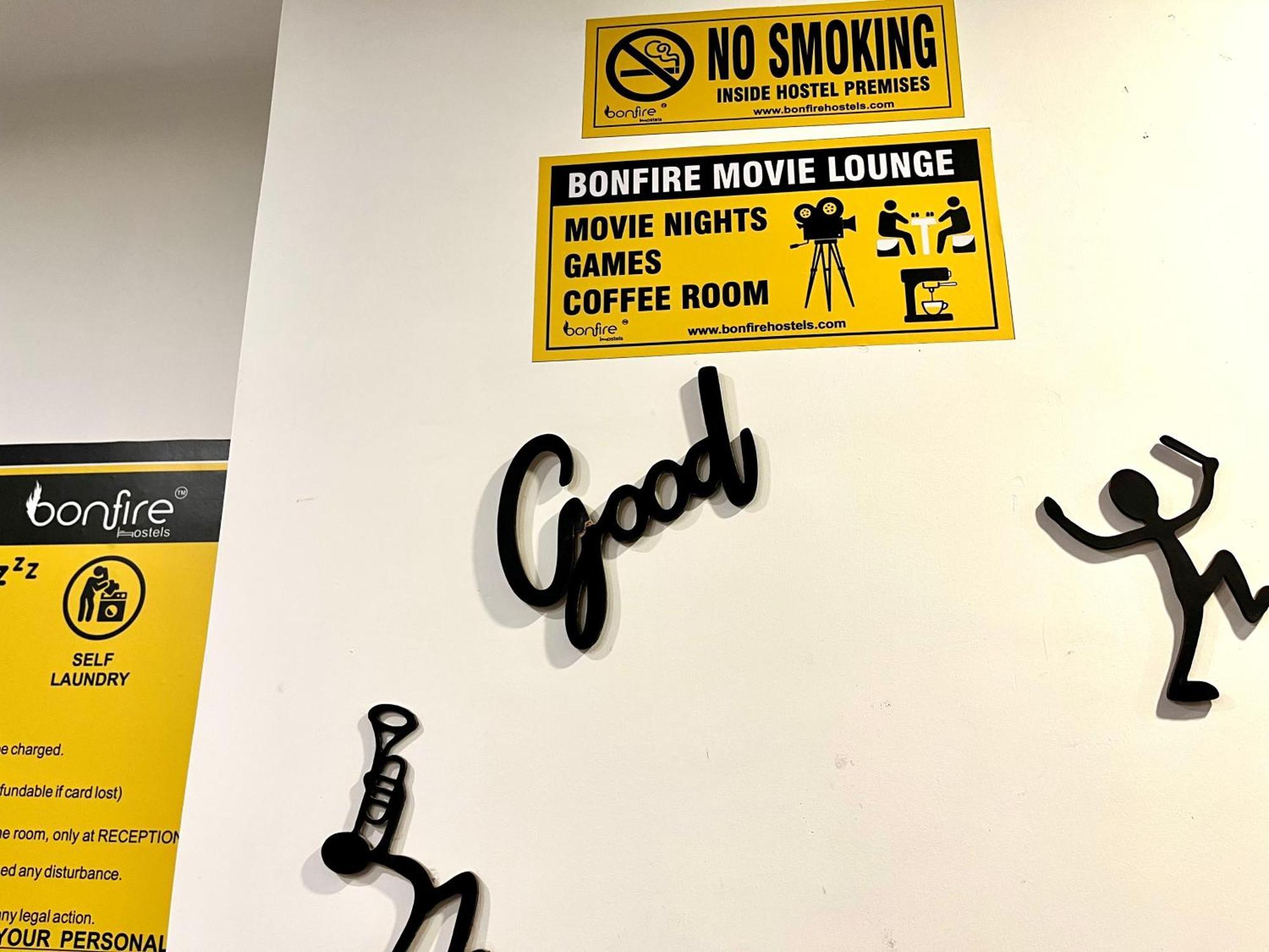 Bonfire Hostels Risikés Kültér fotó