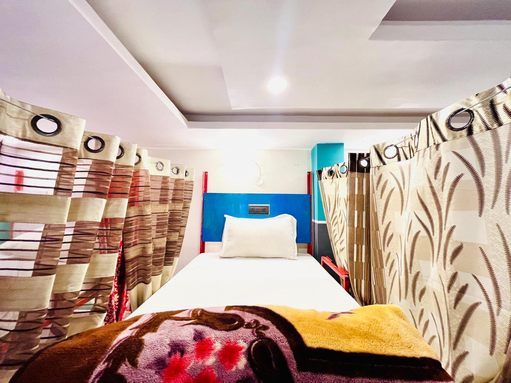 Bonfire Hostels Risikés Kültér fotó
