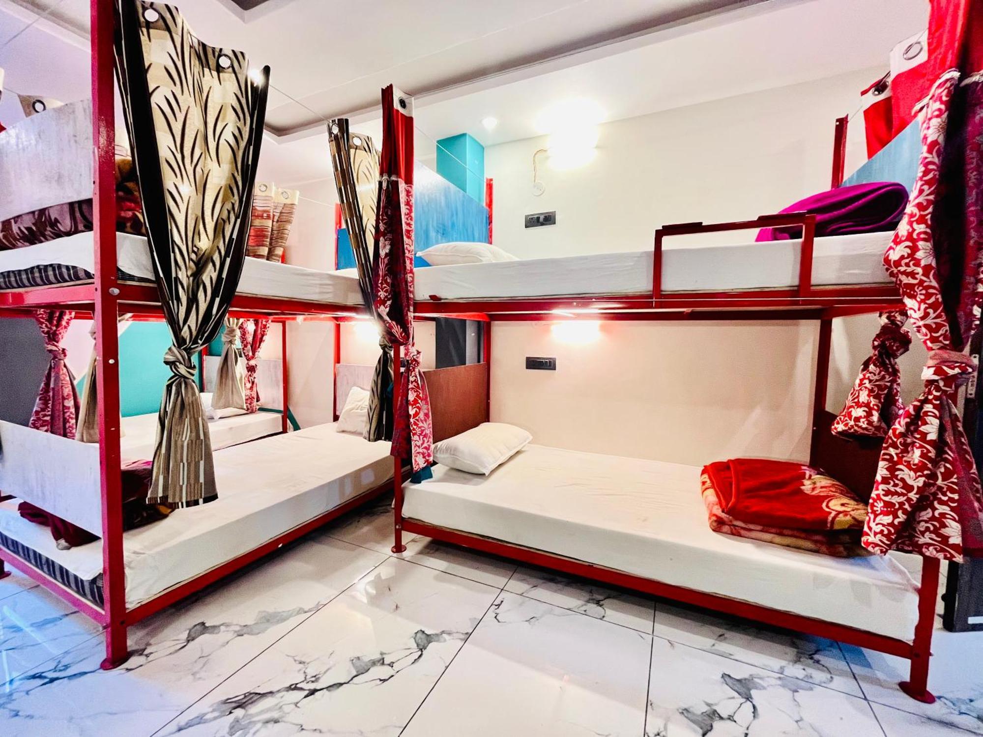 Bonfire Hostels Risikés Kültér fotó